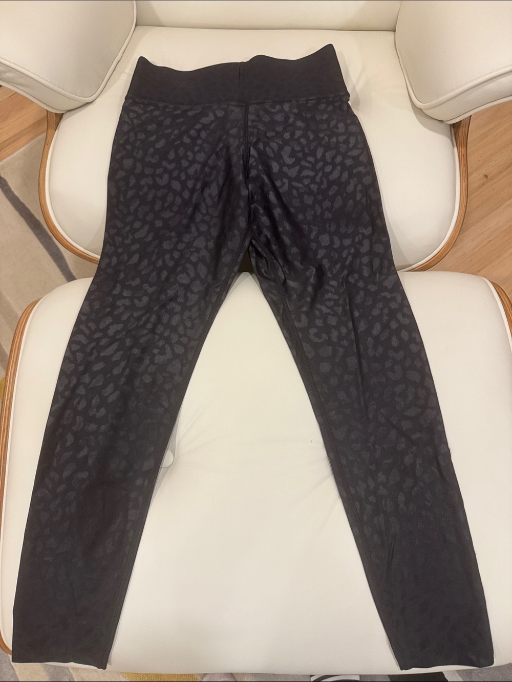 Carbon38 Charcoal Black Leopard Jacquard Leggings